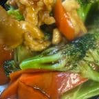 Best C8. Chicken with Broccoli (Combo Platter) in Vermilion, OH